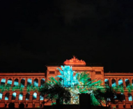 Le palais universitaire illuminé